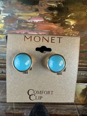 0492-Monet Turquoise Cabochon Clip-On Earrings